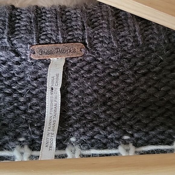 Free People mohair blend fuzzy‎ long cardigan coat fair isle pockets size Medium - Picture 3 of 9